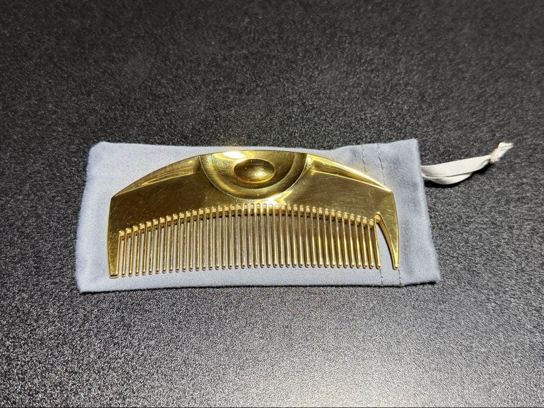 LOVECHROME　ラブクロム　ヘアコーム　K24GP ツキ ゴールド