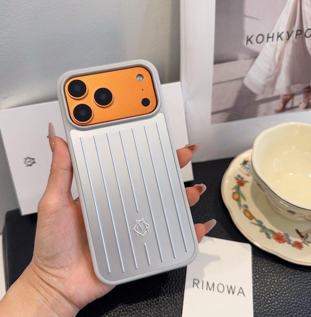 RIMOWA iPhone17 Pro Max ケース シルバー