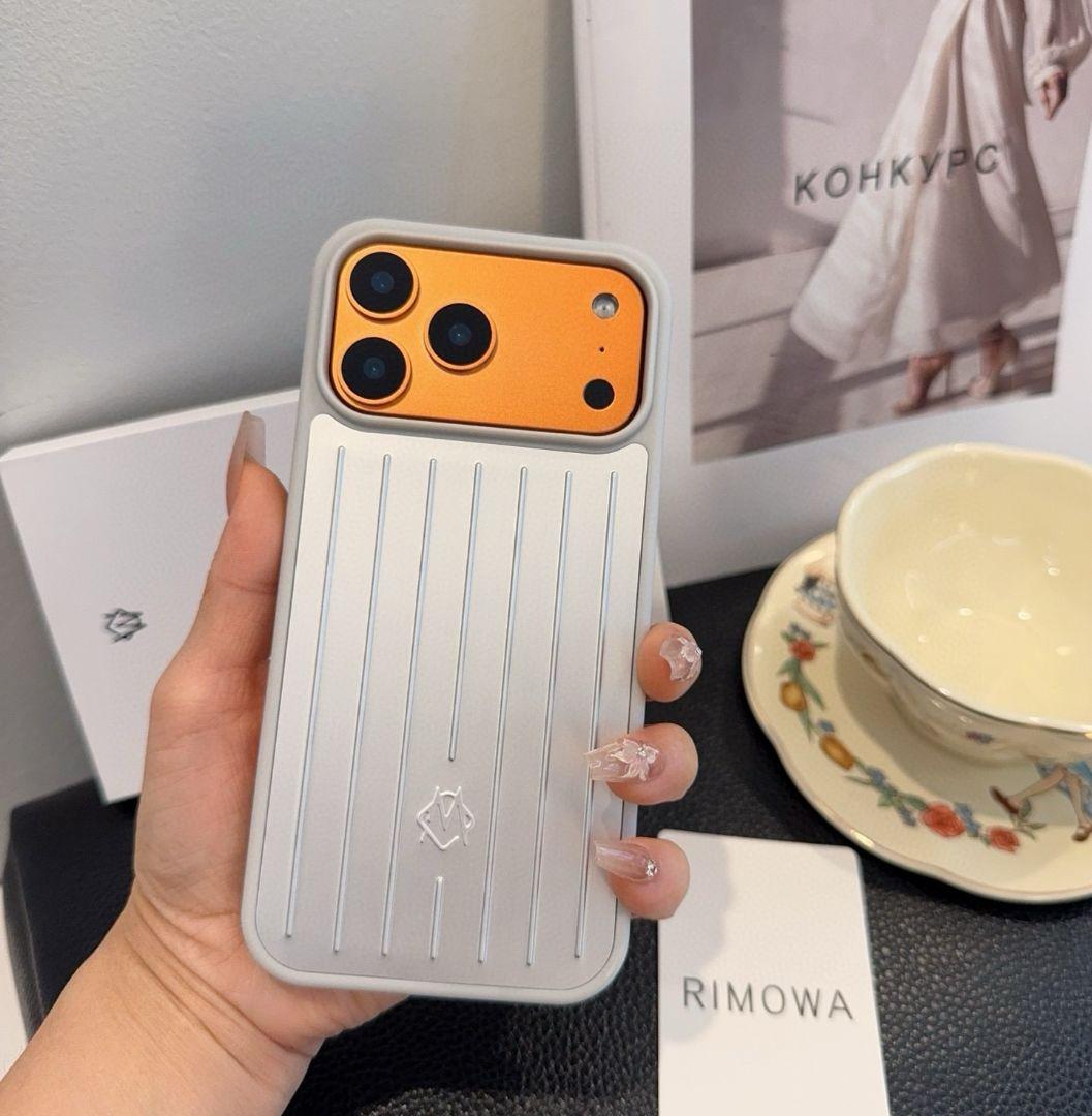 RIMOWA iPhone17 Pro Max ケース シルバー