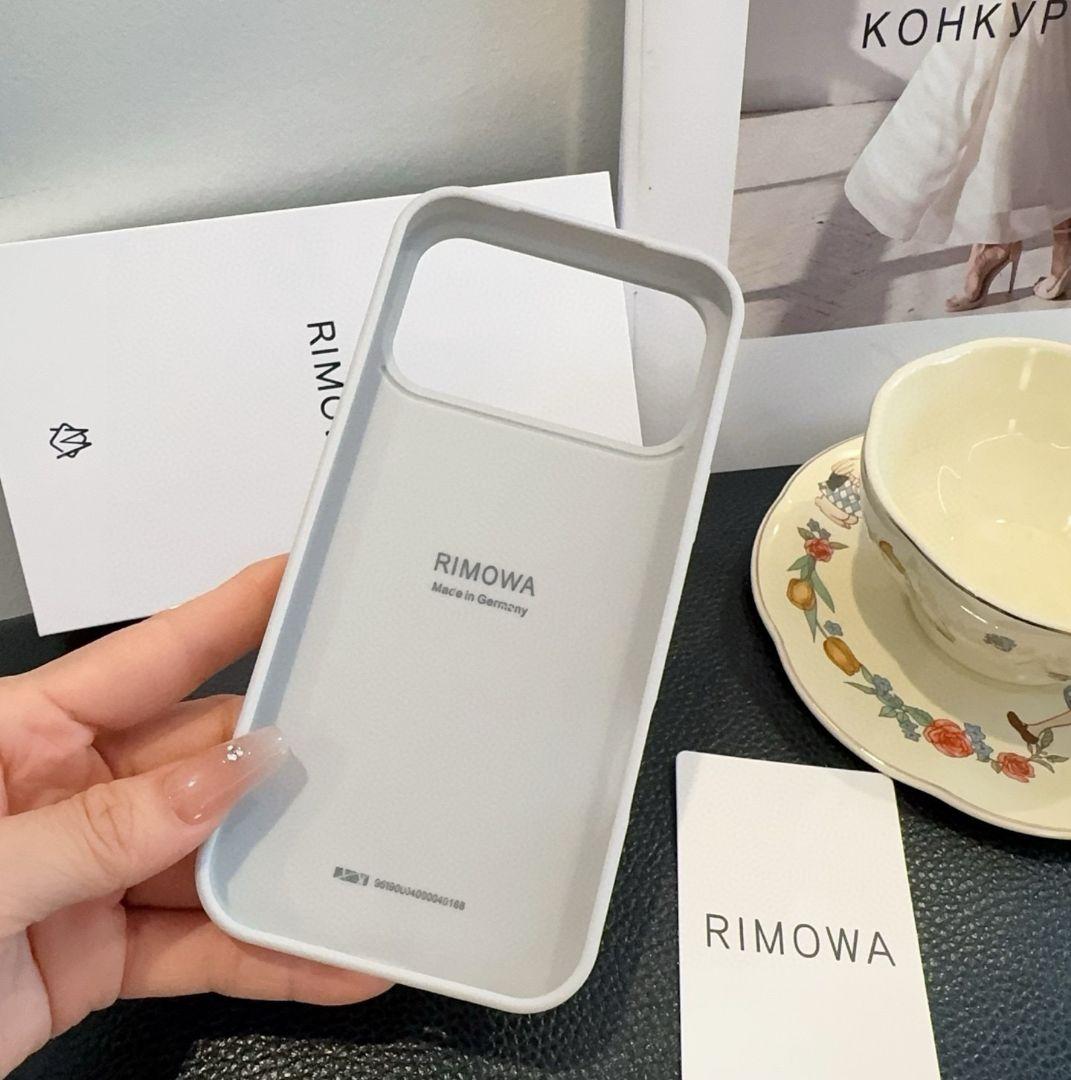 RIMOWA iPhone17 Pro Max ケース シルバー