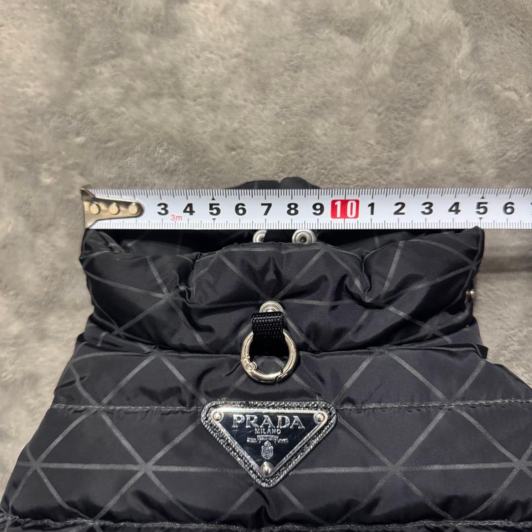 s*6様 プラダ　ダウンジャケット 犬用 ペットダウン prada 黒 トライア