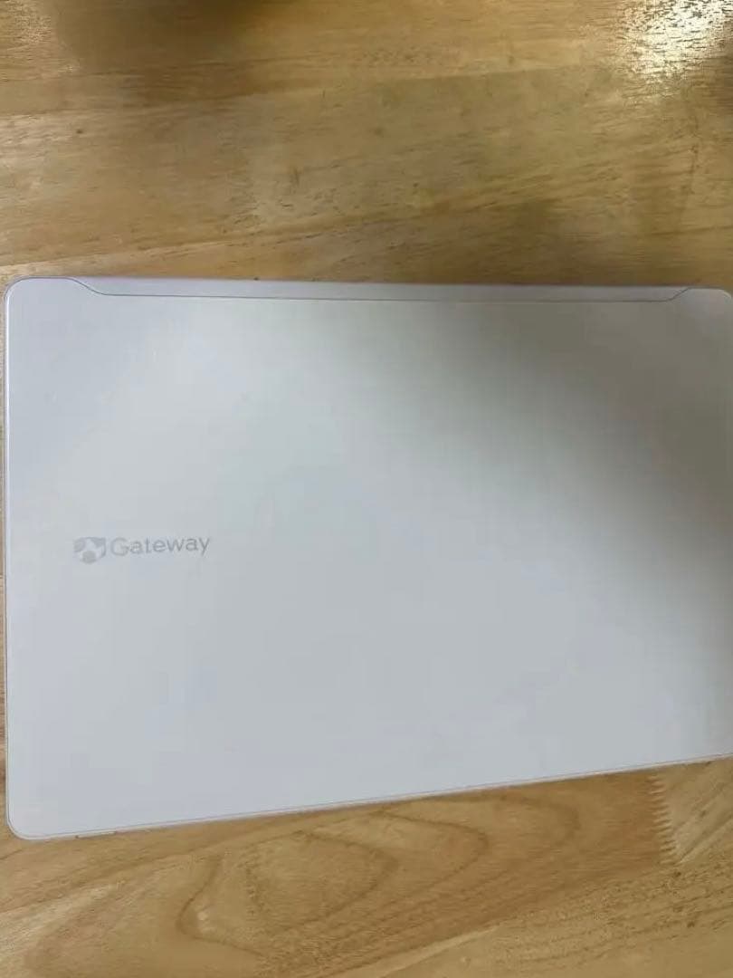 acer gatewayNE574 s N16Q2 人気の白　惜しい￼ジャンク￼