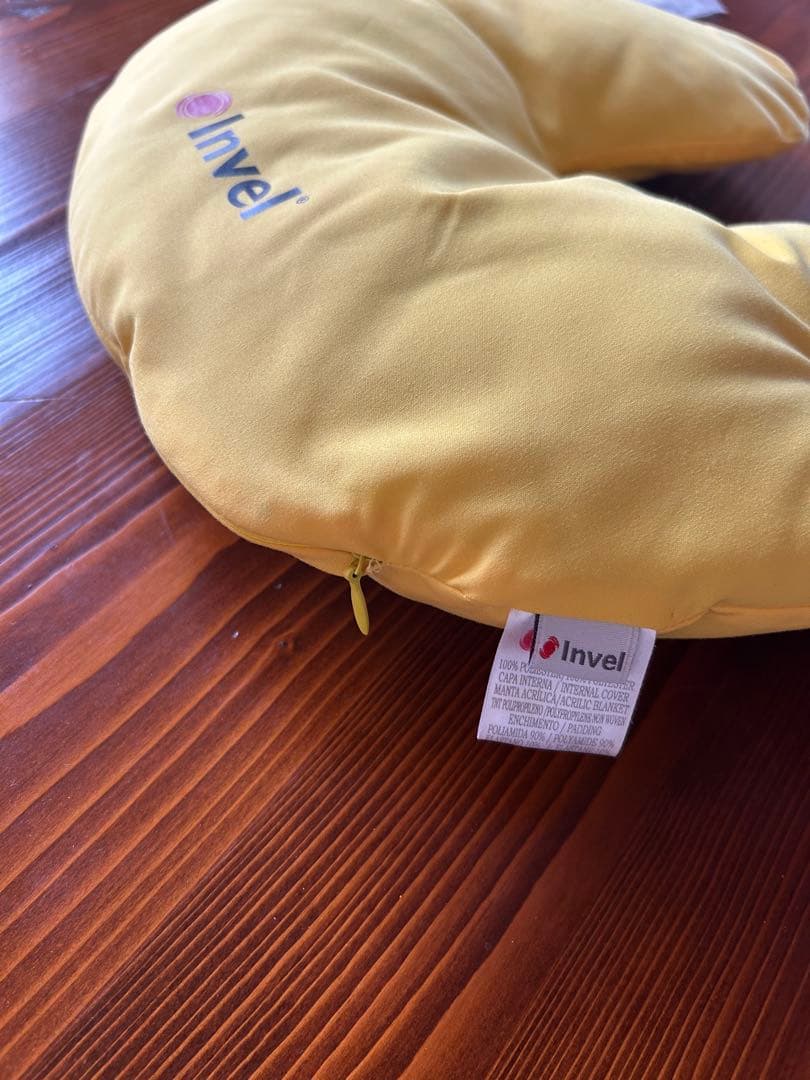 Invel インヴェル　ネックピロー　イエロー