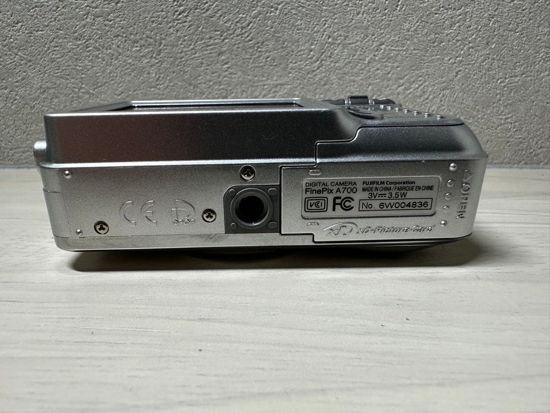 付属品あり【極美品】FUJIFILM FinePix A700 シルバー　乾電池