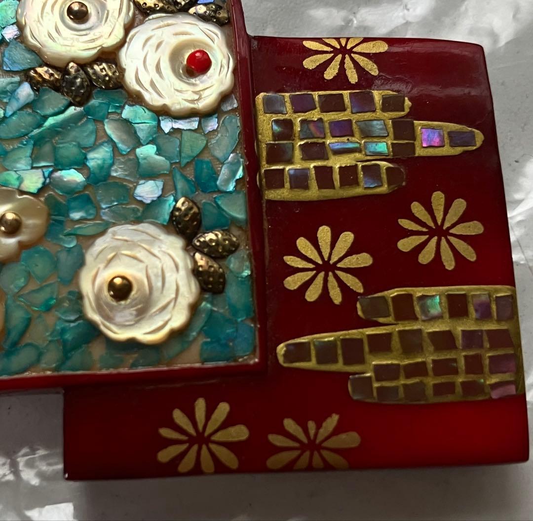 帯留め　螺鈿蝶貝蒔絵細工漆器　骨董帯留レトロ・アンティーク工芸　着物和装