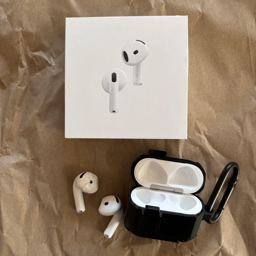 Apple AirPods 4 アクティブノイズ キャンセリング搭載　ケースのみ