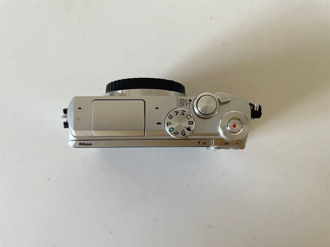 Nikon ミラーレス一眼 Nikon1 J5 標準パワーズームレンズキット