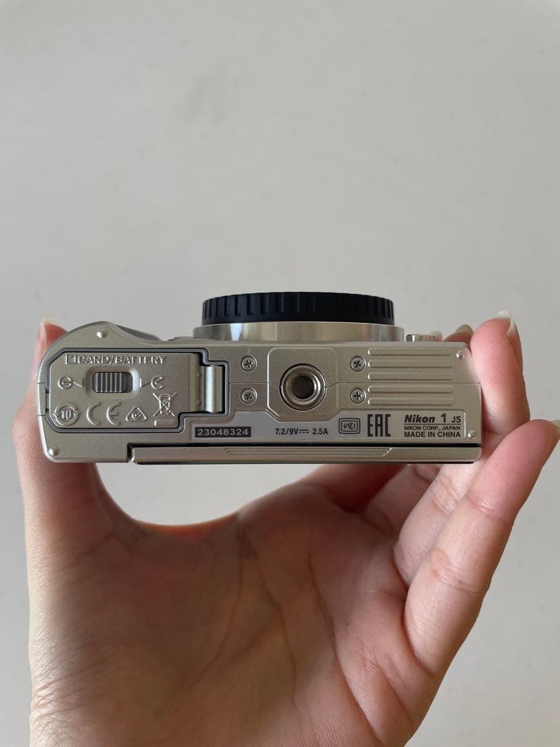 Nikon ミラーレス一眼 Nikon1 J5 標準パワーズームレンズキット